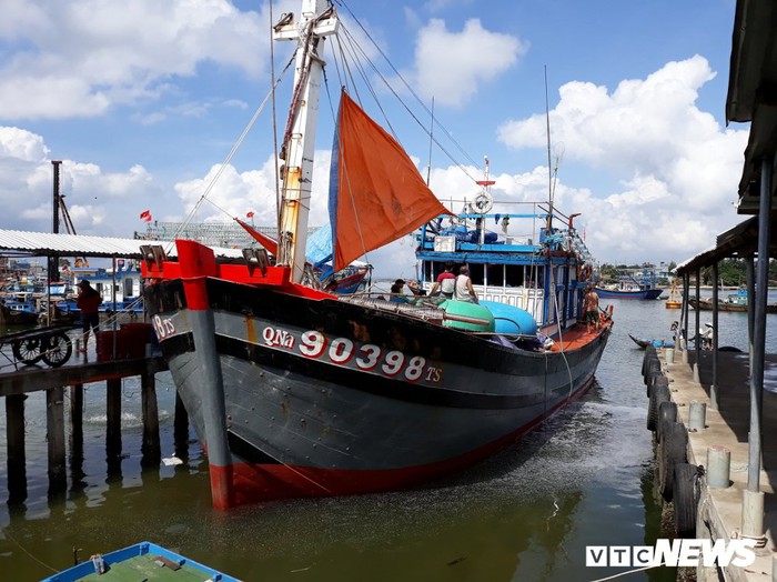 Bi tan cong, cuop can ‘mo hoi nuoc mat’, ngu dan Quang Nam van kien cuong bam dao Hoang Sa hinh anh 3